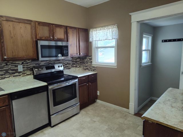 208 1 Avenue SE, Dilworth, MN 56529