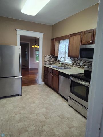 208 1 Avenue SE, Dilworth, MN 56529