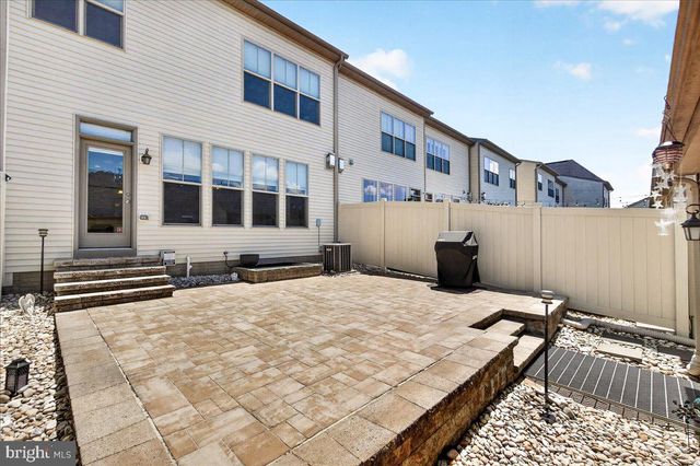3044 PALATINE DR, Frederick, MD 21701