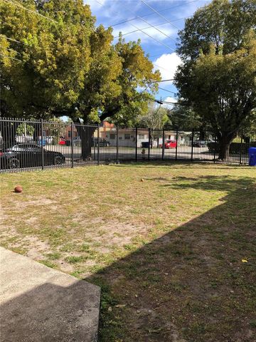 912 NW 55th Ter 2, Miami, FL 33127