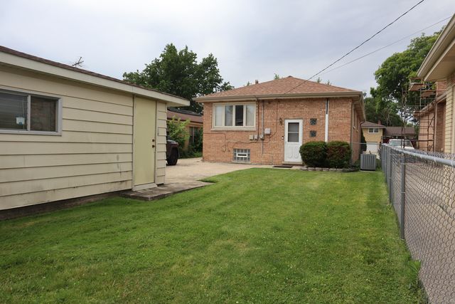 9647 S Sacramento Avenue, Evergreen Park, IL 60805