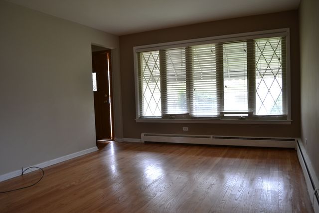 9647 S Sacramento Avenue, Evergreen Park, IL 60805