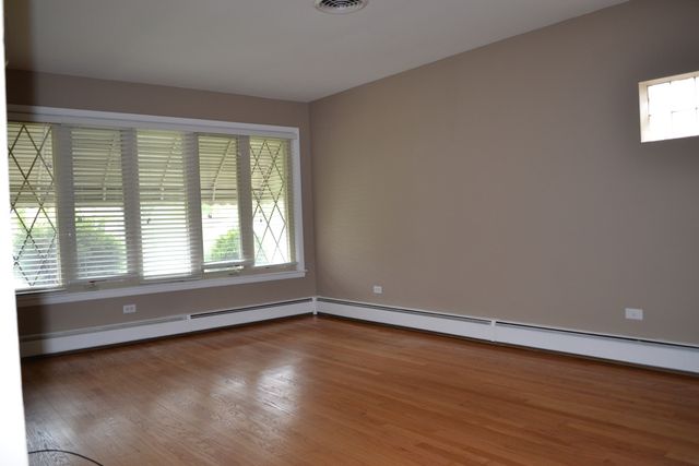 9647 S Sacramento Avenue, Evergreen Park, IL 60805