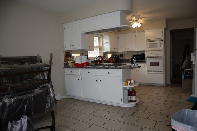 9647 S Sacramento Avenue, Evergreen Park, IL 60805