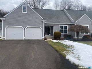 36 Buckland Street 19, Southington, CT 06479