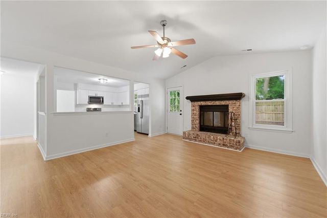 1566 Hummingbird LN, Virginia Beach, VA 23454
