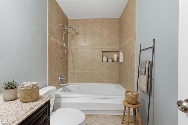 1566 Hummingbird LN, Virginia Beach, VA 23454