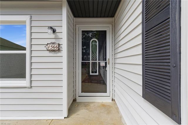 1566 Hummingbird LN, Virginia Beach, VA 23454