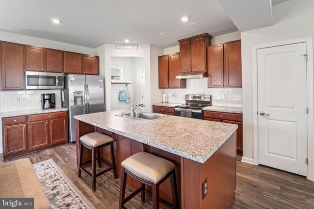 221 WESTON DR, Woolwich Twp, NJ 08085