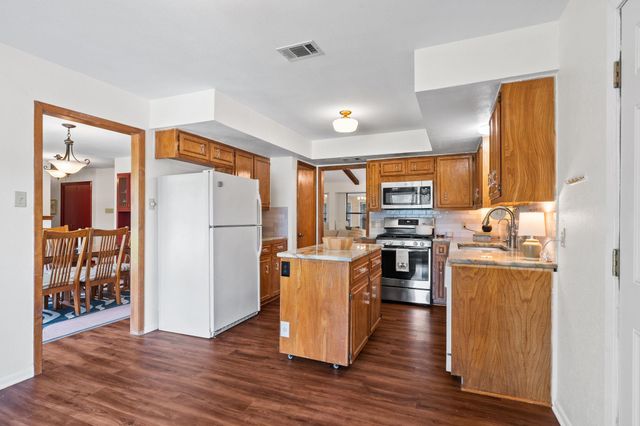 301 Tallwood DR, Georgetown, TX 78628
