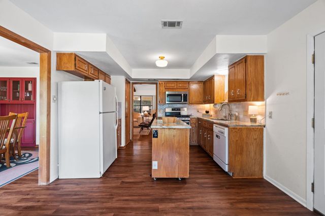 301 Tallwood DR, Georgetown, TX 78628