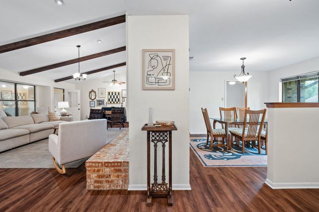 301 Tallwood DR, Georgetown, TX 78628