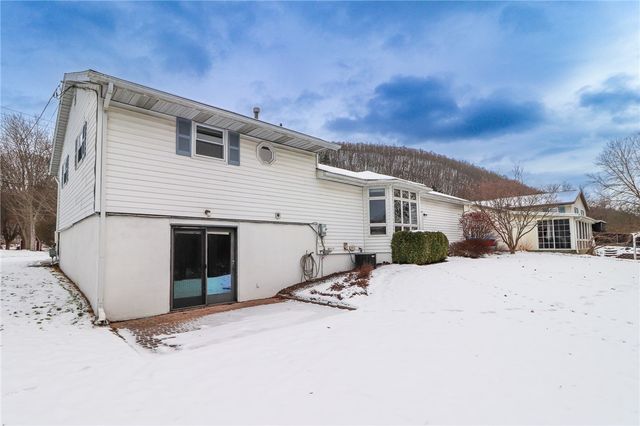 128 Camelot Drive, Horseheads, NY 14845