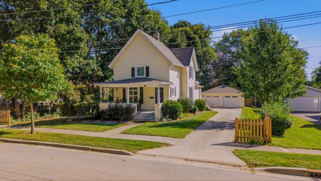 222 N 5th Street, St. Charles, IL 60174
