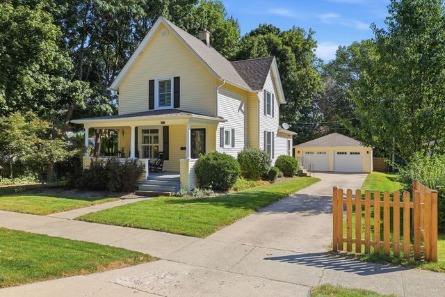 222 N 5th Street, St. Charles, IL 60174
