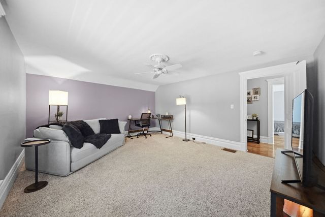 222 N 5th Street, St. Charles, IL 60174