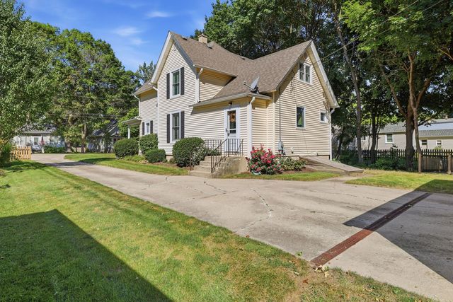 222 N 5th Street, St. Charles, IL 60174