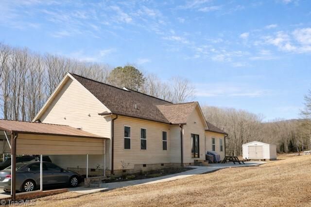 1235 Mountain Road, Walnut Cove, NC 27052