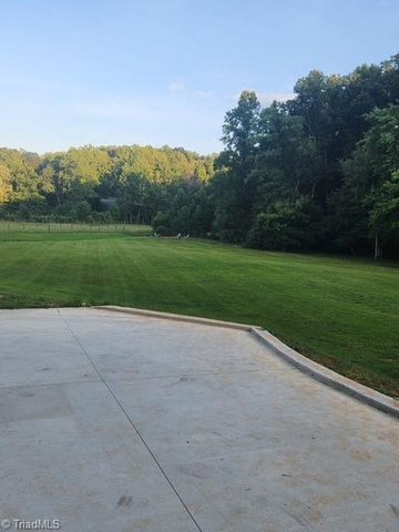 1235 Mountain Road, Walnut Cove, NC 27052