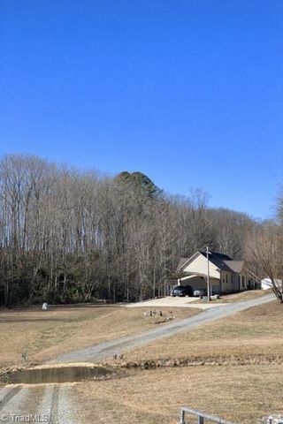 1235 Mountain Road, Walnut Cove, NC 27052
