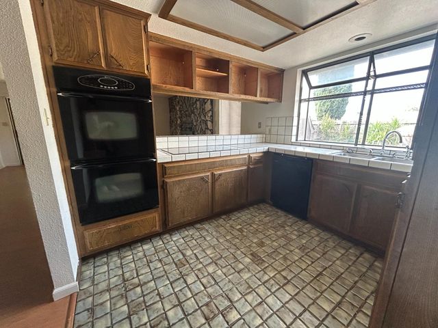 616 Carignane Ct, Lodi, CA 95240