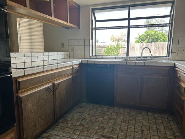 616 Carignane Ct, Lodi, CA 95240