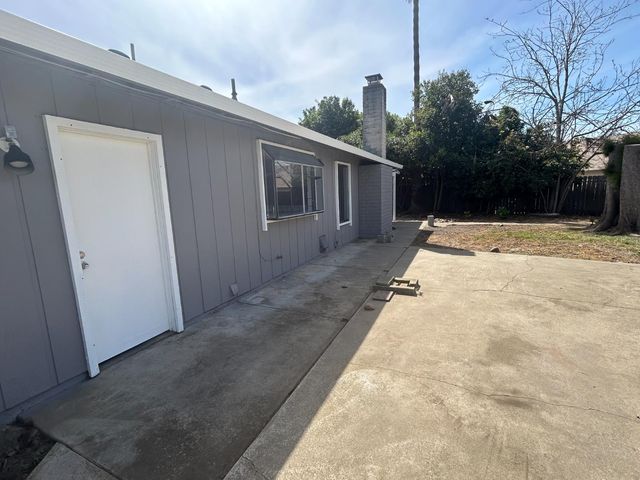 616 Carignane Ct, Lodi, CA 95240