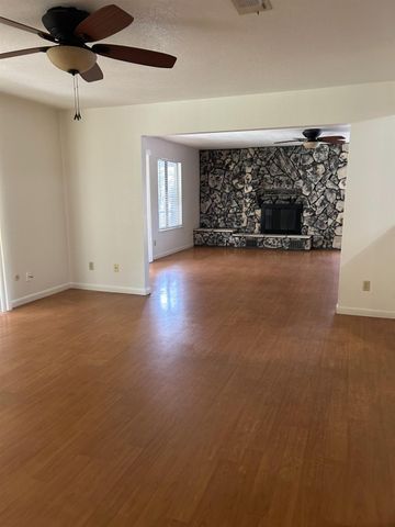 616 Carignane Ct, Lodi, CA 95240