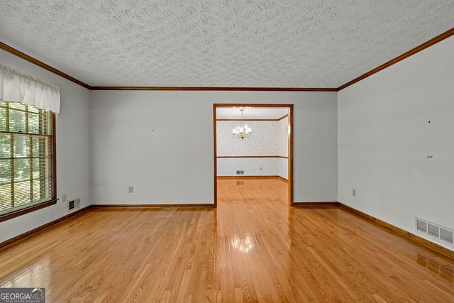 160 Kingswood Drive, Fayetteville, GA 30215