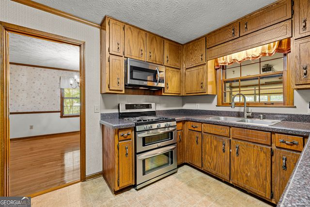 160 Kingswood Drive, Fayetteville, GA 30215