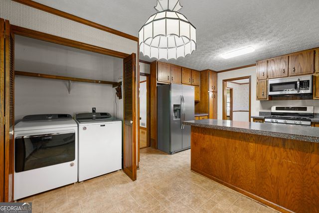 160 Kingswood Drive, Fayetteville, GA 30215