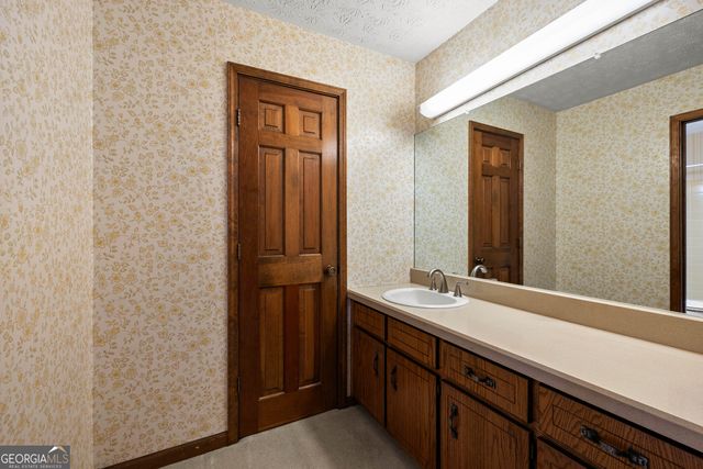 160 Kingswood Drive, Fayetteville, GA 30215