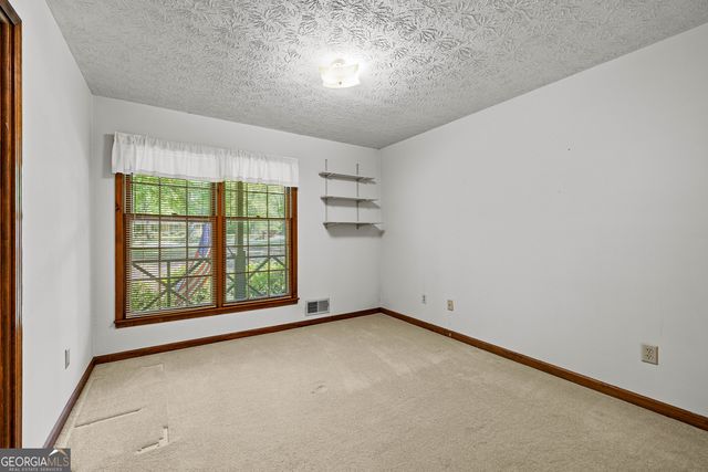 160 Kingswood Drive, Fayetteville, GA 30215