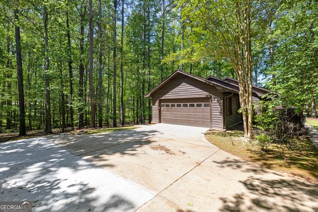 160 Kingswood Drive, Fayetteville, GA 30215