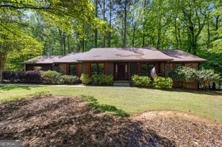 160 Kingswood Drive, Fayetteville, GA 30215