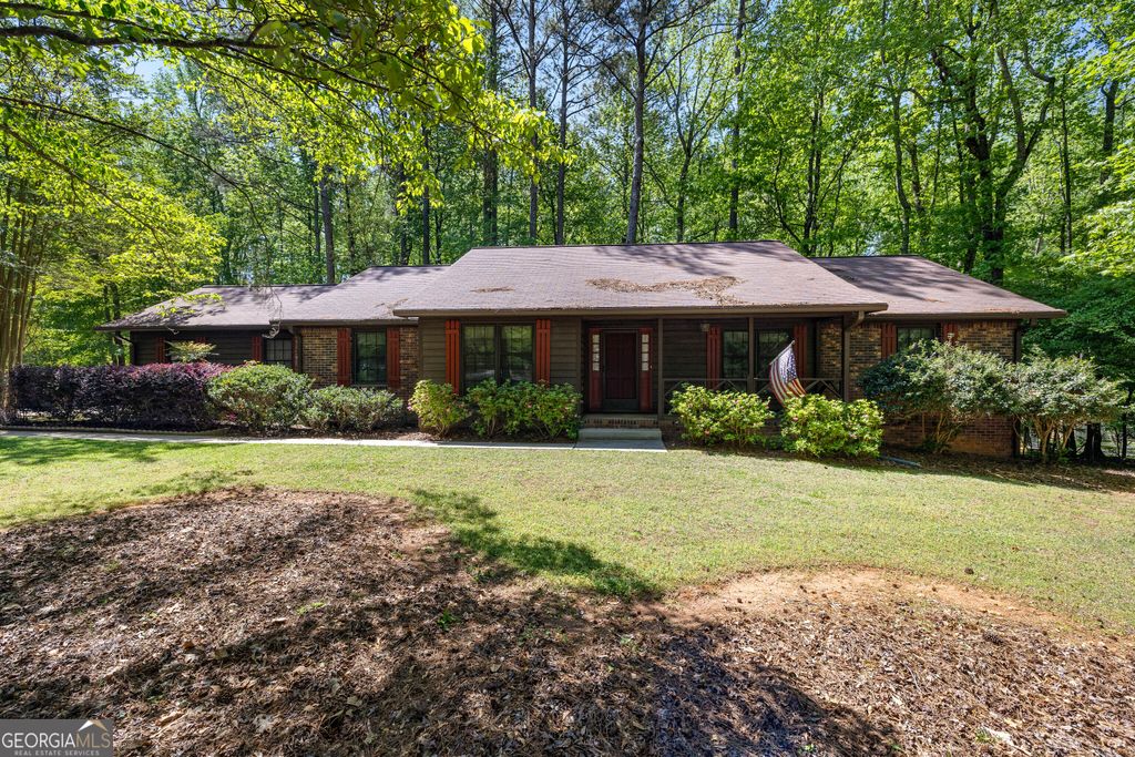 160 Kingswood Drive, Fayetteville, GA 30215