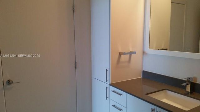 999 SW 1st Ave 2510, Miami, FL 33130