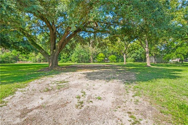 5315 Daniel Drive, Satsuma, AL 36572