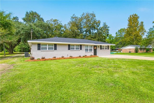 5315 Daniel Drive, Satsuma, AL 36572