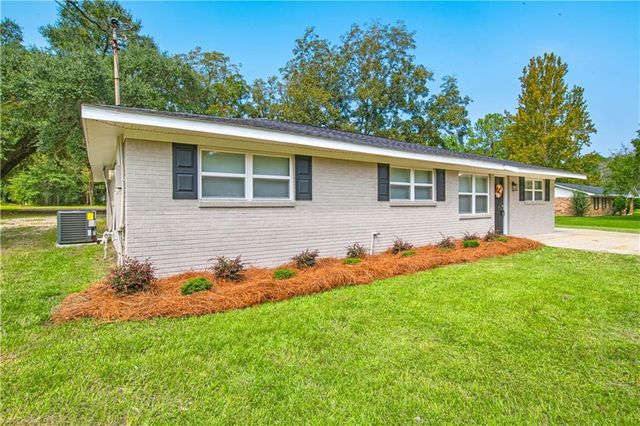 5315 Daniel Drive, Satsuma, AL 36572
