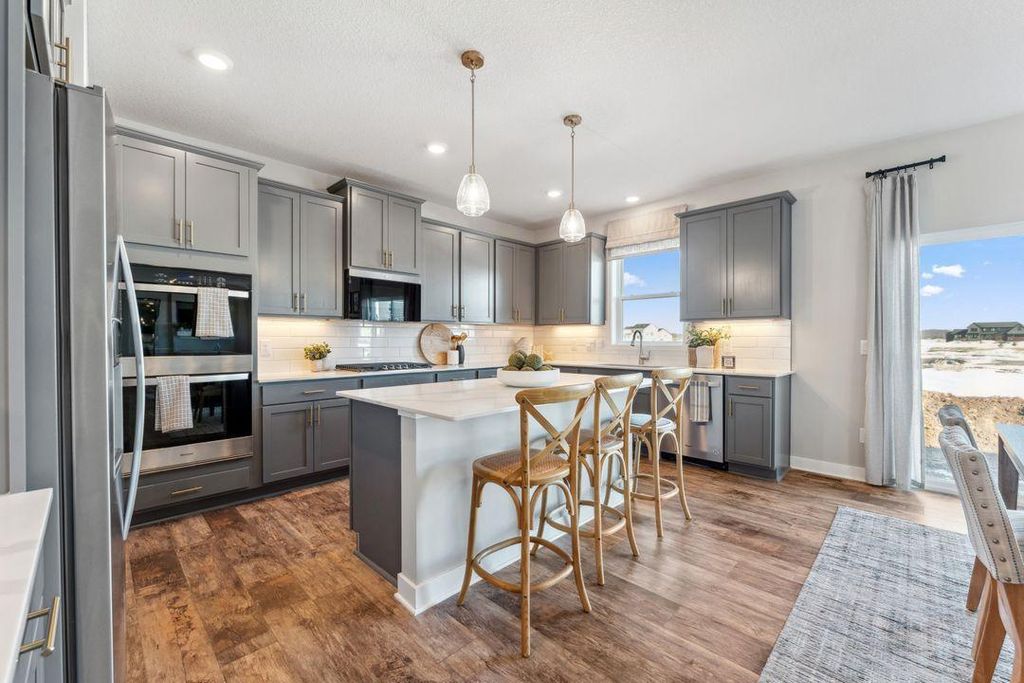 17122 Dimension Avenue, Lakeville, MN 55044