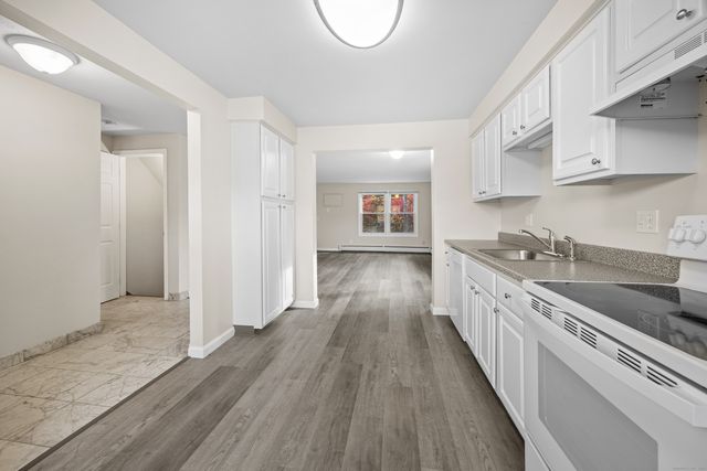 145 Harbor Pond Drive 7D, Meriden, CT 06450