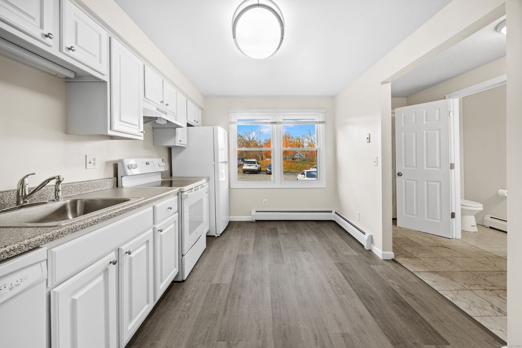 145 Harbor Pond Drive 7D, Meriden, CT 06450