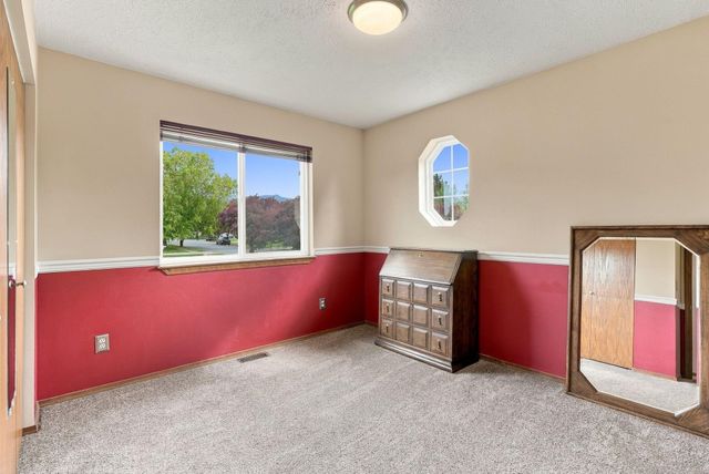 23305 E Sharp Dr, Liberty Lake, WA 99019