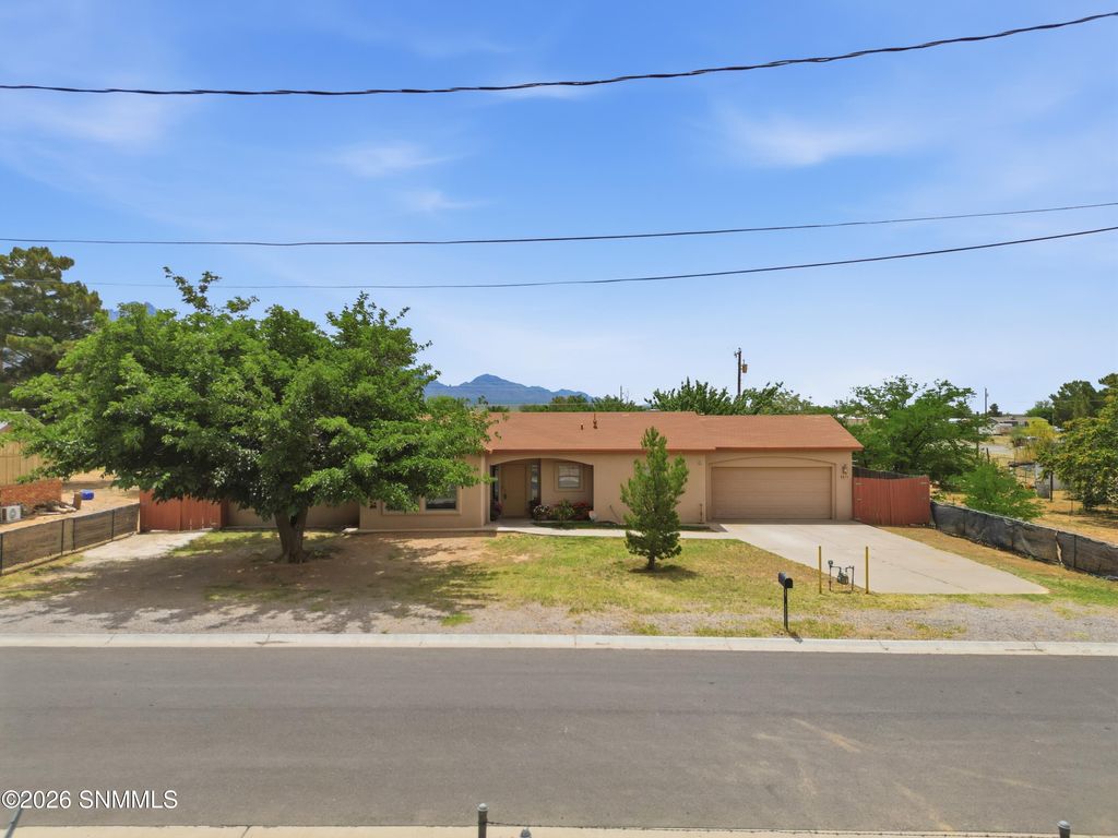 9514 Easy Lane, Las Cruces, NM 88011