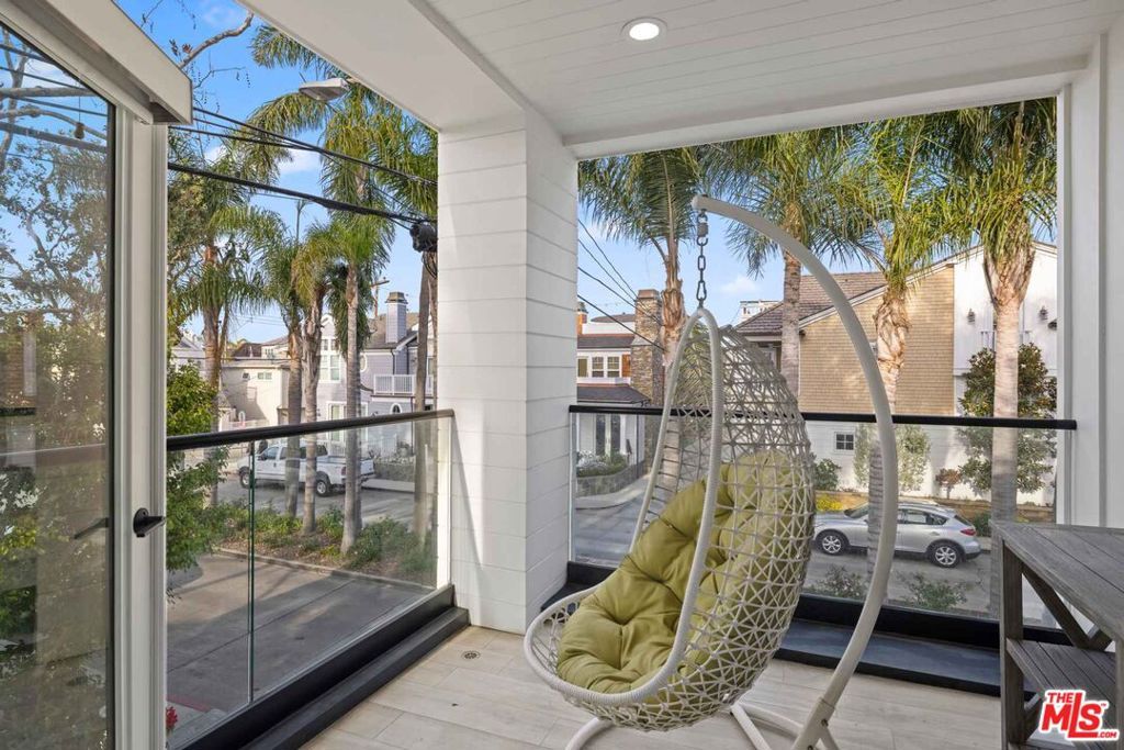Image 16 of property listing at 121 Emerald Avenue, Newport Beach, CA 92662