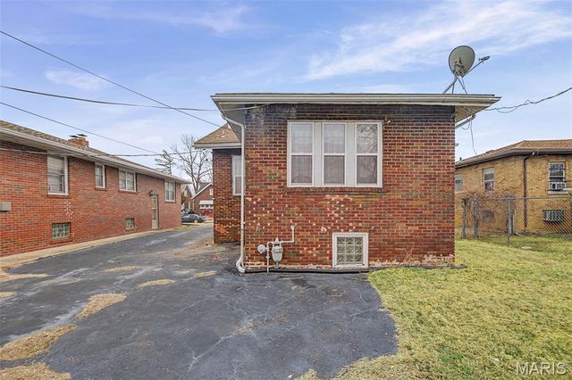 715 N 40th Street, East St Louis, IL 62205