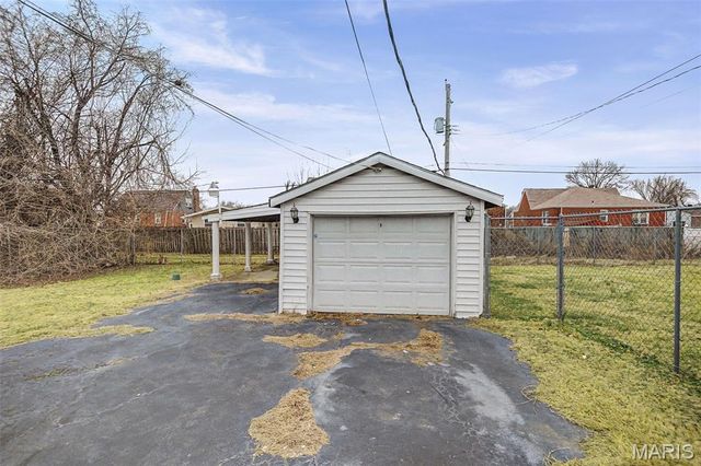 715 N 40th Street, East St Louis, IL 62205