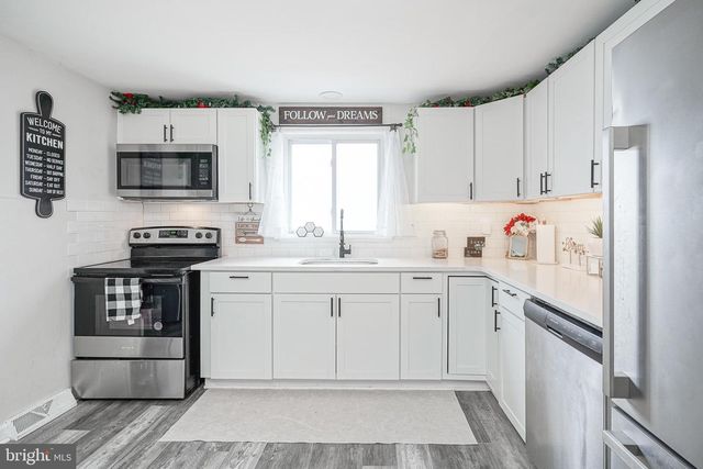 649 6TH AVE, Lindenwold, NJ 08021