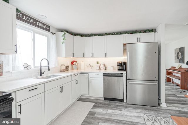 649 6TH AVE, Lindenwold, NJ 08021